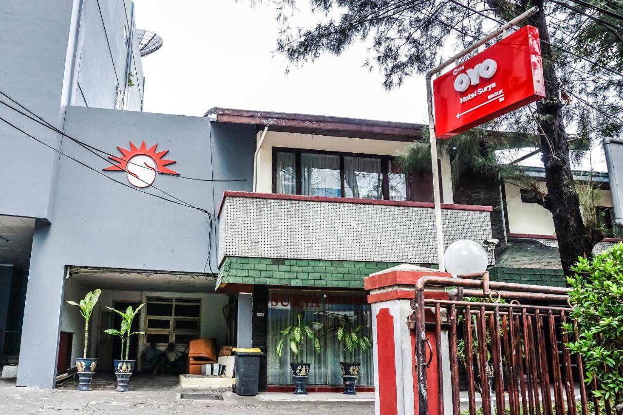 Oyo 108 Hotel Surya Jakarta Exterior photo